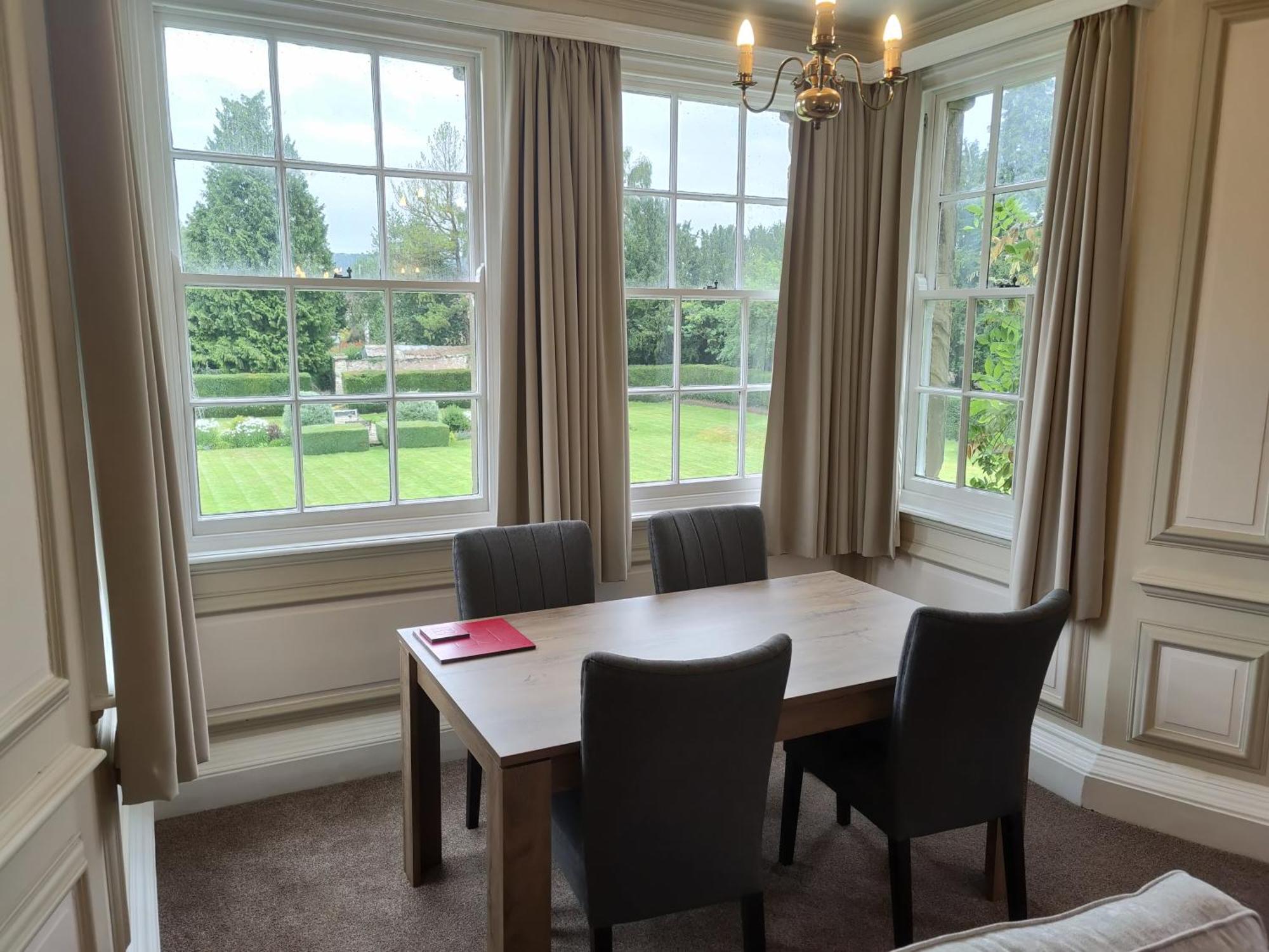 Sutton Hall Resort Thirsk Oda fotoğraf
